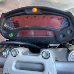 2014 696 Ducati Moster