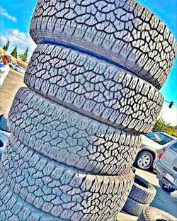 275 65 20 Goodyear tires Con 80% de Vida Las 4