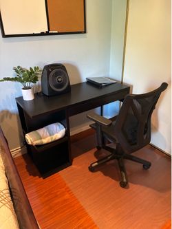 Desk and computer chair