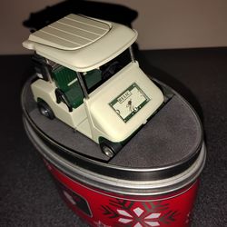 Vintage Diecast Golf cart with Clock Great condition Collectable