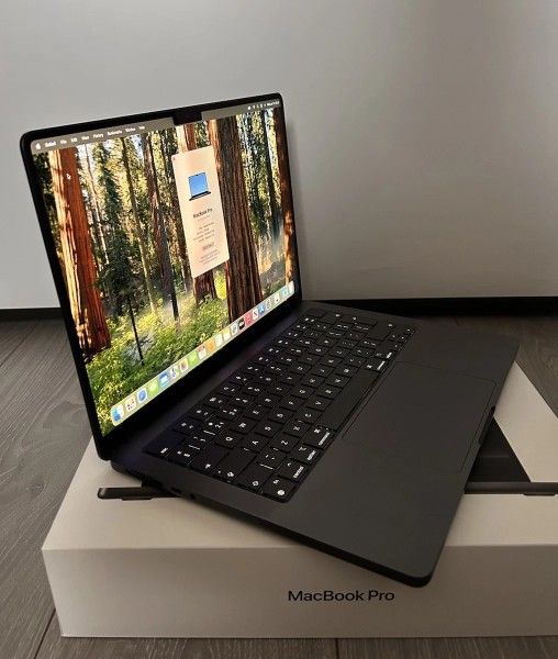 APPLE MACBOOK PRO 14-INCH, BLACK