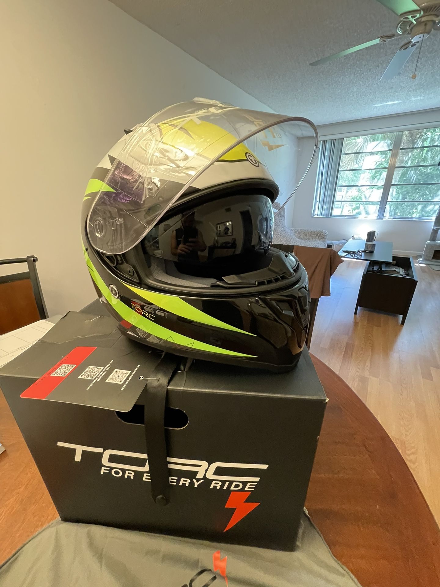 Large Brand New Torc Motorcycle Helmet
