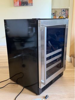 Hisense 54-Bottle Wine Cooler Fridge (Stainless Steel) - Works Great!