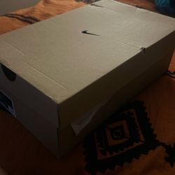 Size 8 Color Black  Brand Nike