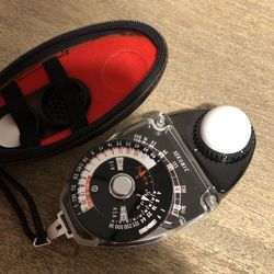 Sekonic Studio Deluxe L-28c2 Light Meter – Fully Working – Made in Japan – Case