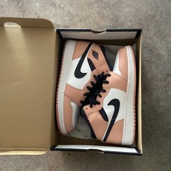 Air Jordan 1 Mid (GS) 7y