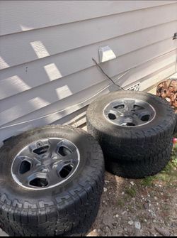 Jeep rubicon wheels and tires