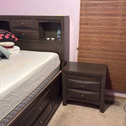 Queen Bedroom Set 