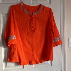 Tunic XXL Runs Smaller size