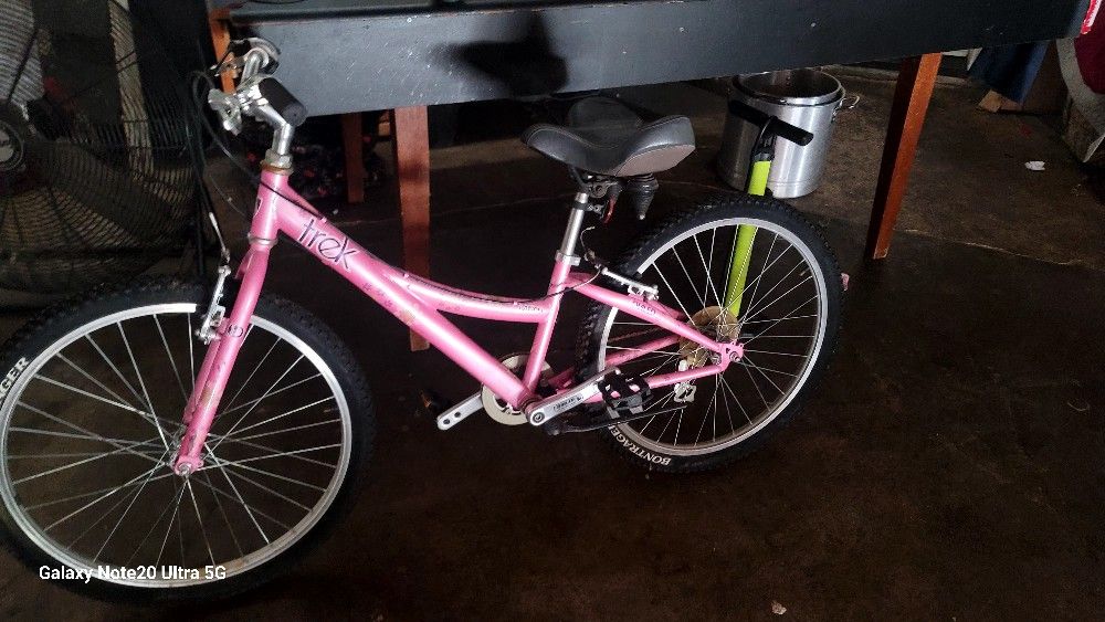 Trek 24" kid's, girl's Trail bike