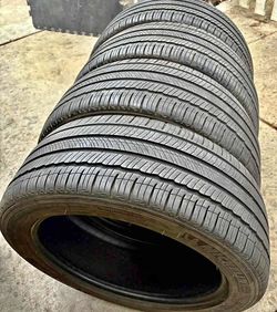 235/45/18 Vendo Un Set De Llantas Marca Michelin Con Un 80% De Vida Las4
