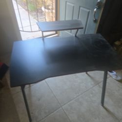 Gaming desk