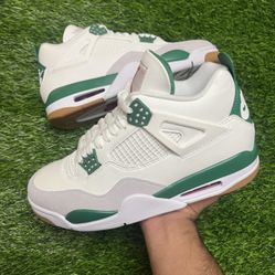 Nike SB x Air Jordan 4  'Pine Green'