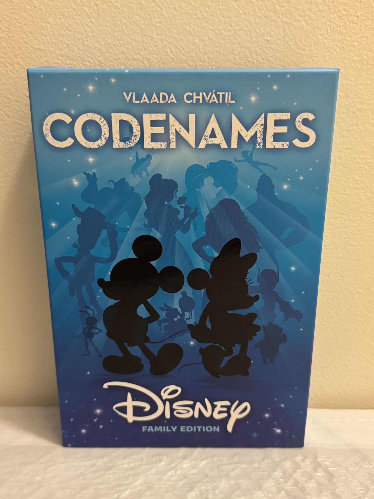 Codenames Disney Family Edition Card Game Complete
