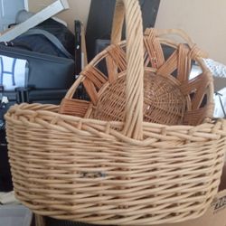 2 Baskets 