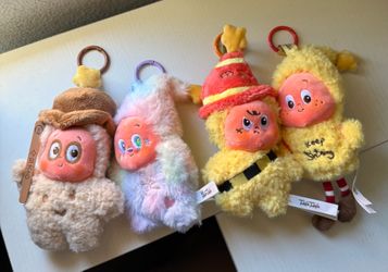 Popmart Twinkle Twinkle Keyring Plush