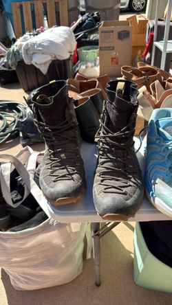 Size 12 Kevlar Naglev Boots