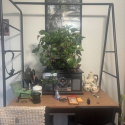 Dining Room/ Corner Table 