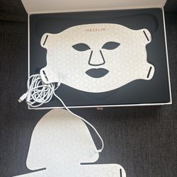 Red Light Therapy Face Mask (Face + Neck) – Brand New”
