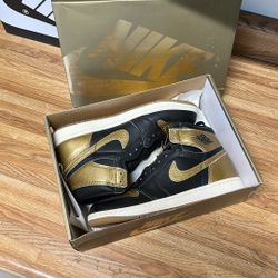 Nike Jordan 1 Men’s Black And Gold Sz 8