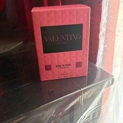 Valentino Born In Roma Extradose