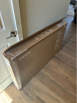 55” flat screen tv BOX