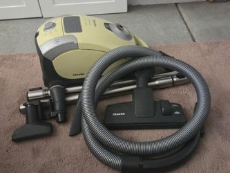 Working Miele Carina S4210 Canister Vacuum Cleaner