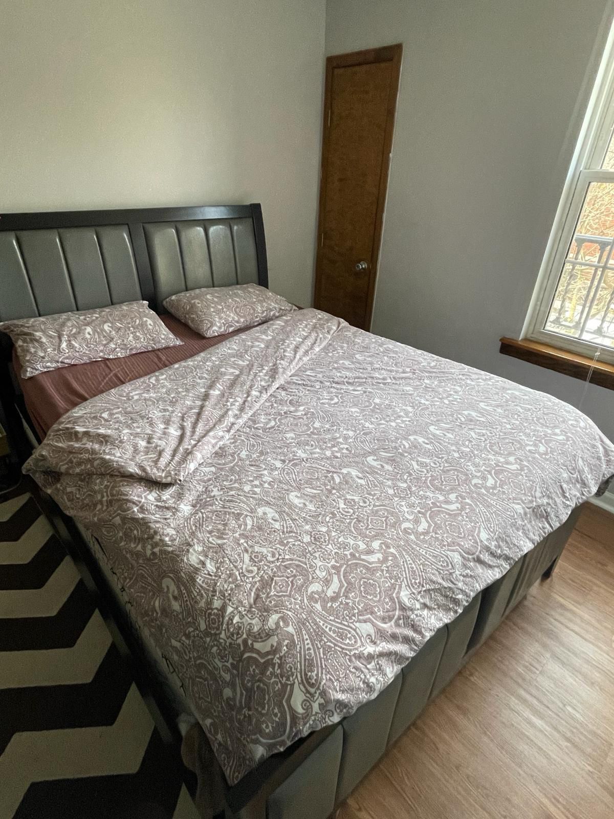Queen Size bed(mattress, spring box, frame ) 