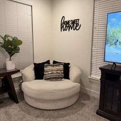 oversized swivel chair 