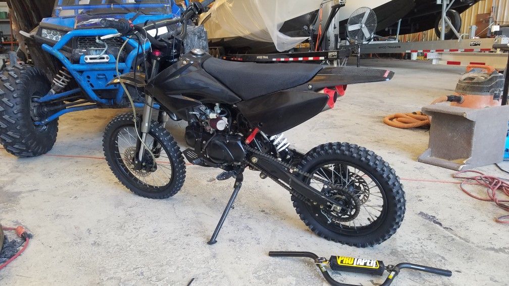 Apollo 125cc Pit Bike Dual Exhaust
