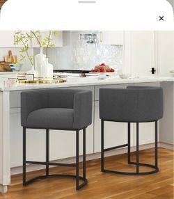 2 barstools
