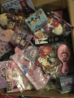 Hello Kitty & Sanrio Character Merchandise Bundle  100 pcs