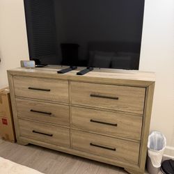 Dresser With Two Night Stands