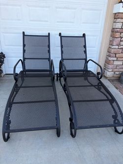 Set of 2 Black Patio Chaise Loungers