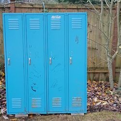 Lake Tapps Metal lockers $100