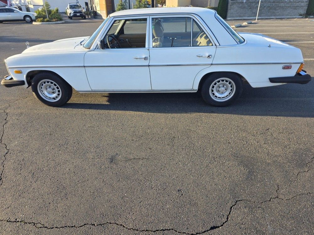 1976 Mercedes-Benz 300
