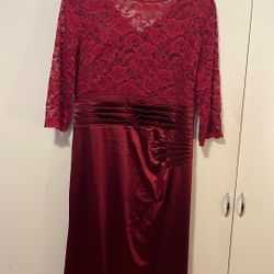 Vestido Guinda De Fiesta Con Manguita Tres Cuarta  Medida XL