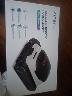 Cordless pool robot