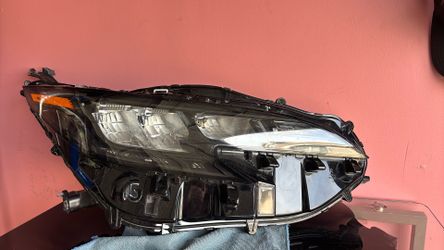 2021-2023 Toyota Sienna Right Passenger Side Headlight LED OEM 
