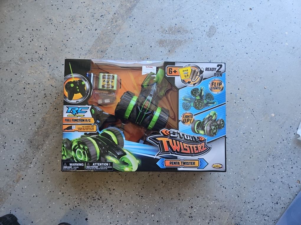 NKOK Stunt TwisterZ Penta Twister RC Toy Flip Car