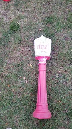 Noel antique lamp post