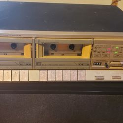 Marantz SD-162 Dual Cassette Deck Tape Player/recorder.  Works, needs work. 