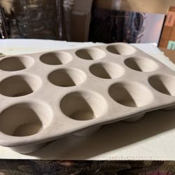 Pampered Chef Stoneware Muffin
