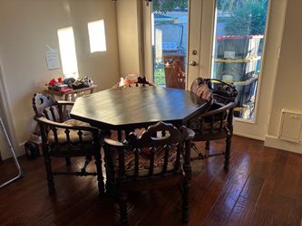Dining room table
