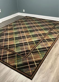 Large Area Rug with Plaid Diamond Pattern