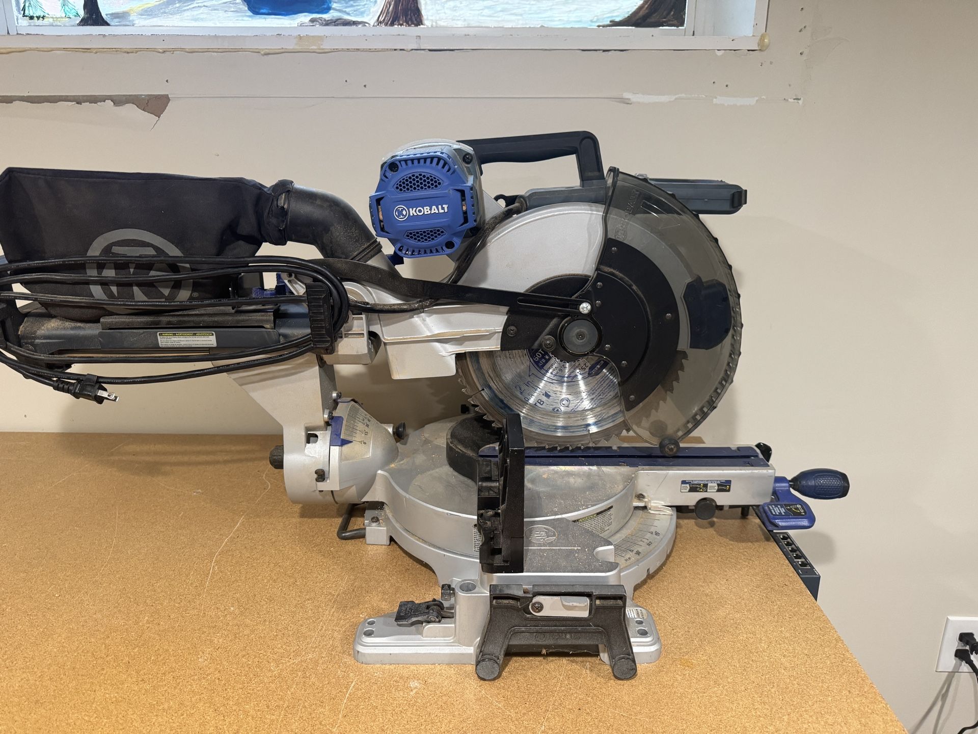 Kobalt Lowes 12-in 15-Amp Dual Bevel Sliding Compound Corded Miter Saw