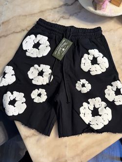 Denim Tears Cotton Wreath Sweat Shorts - Black / White Flowers