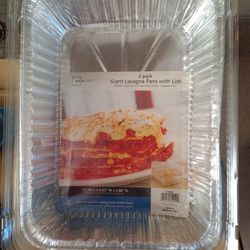2 Mainstays Lasagna Pans with Plastic Lids