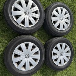 Set Of 4 Standard Rims And Tires Size 195/65/15