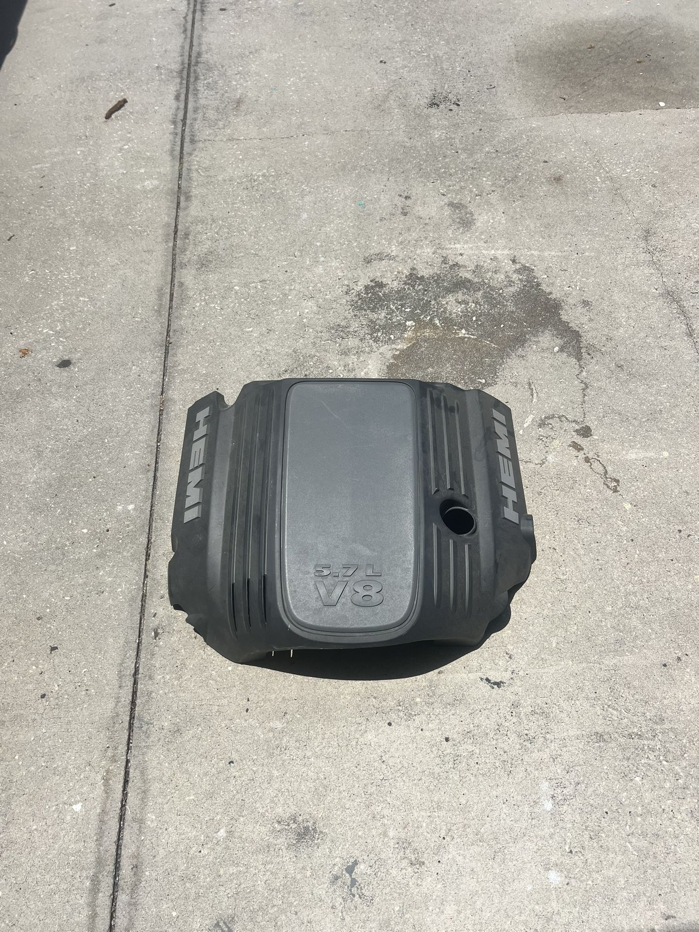 Hemi 5.7 Engine Cover 